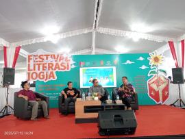 Lurah Pengkol Jadi Narasumber di Festival Literasi Jogja